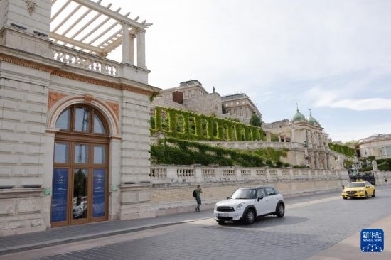 這是7月1日在匈牙利布達(dá)佩斯拍攝的匈牙利作為歐盟輪值主席國舉辦系列活動(dòng)的場地外景。新華社發(fā)（弗爾季·奧蒂洛攝）