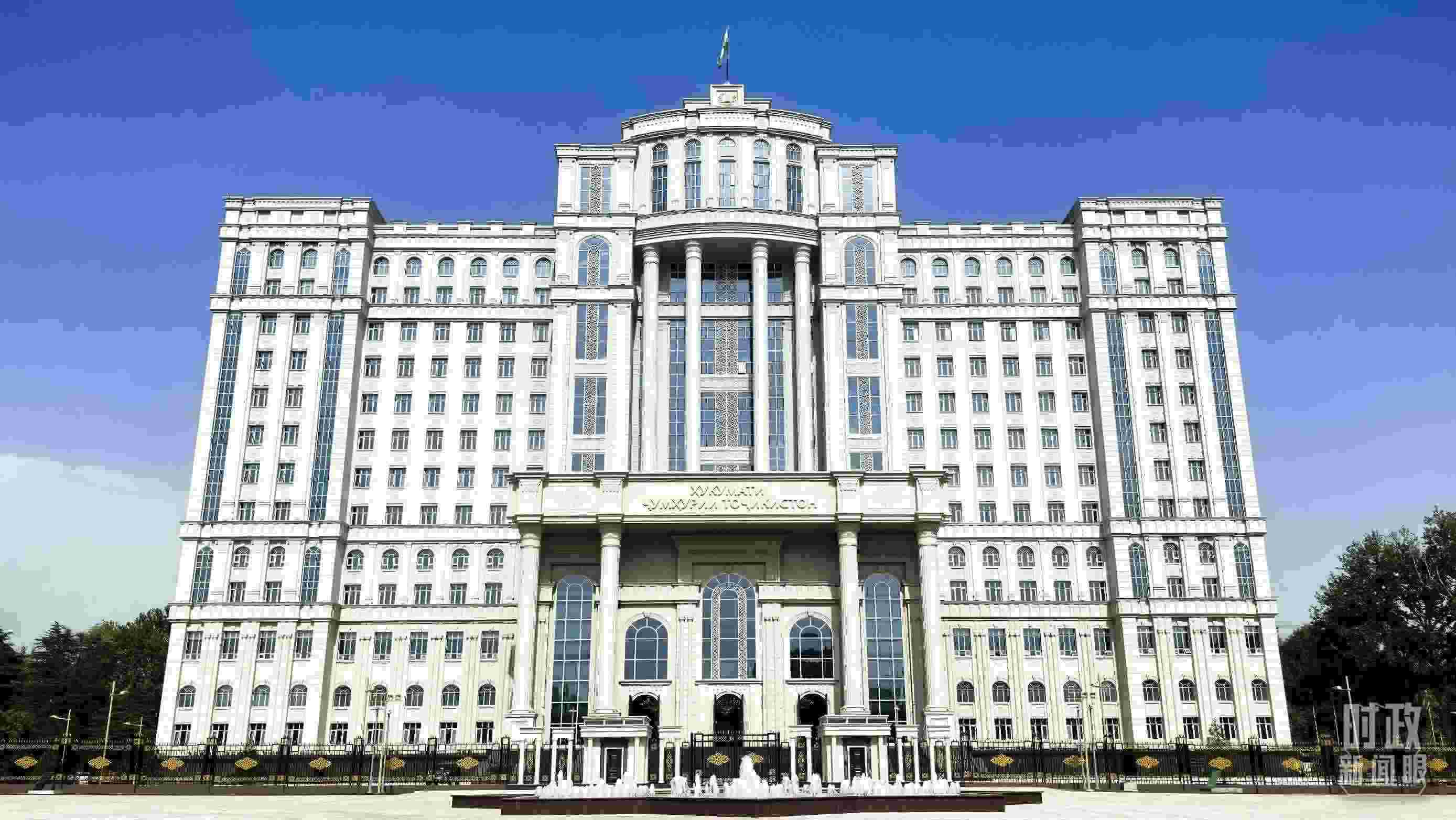 △中方援建塔政府大樓。（總臺(tái)央視記者鄂介甫拍攝）