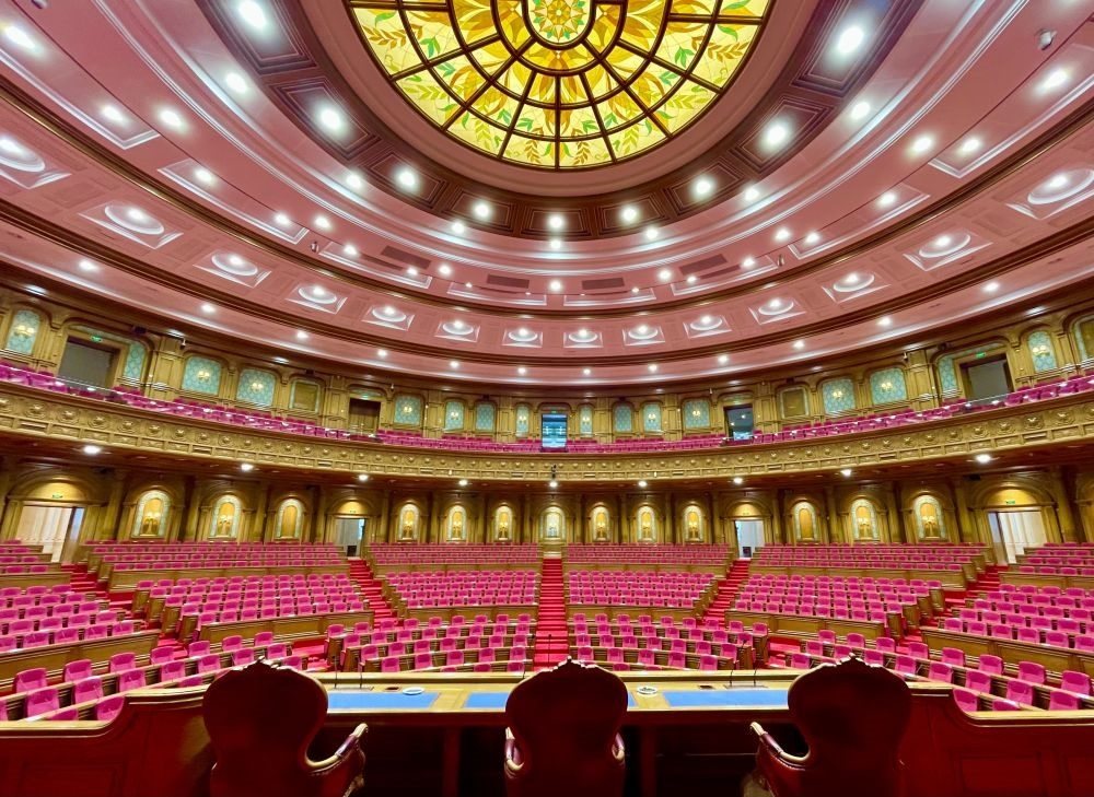 這是在杜尚別拍攝的塔吉克斯坦議會大樓內(nèi)景。