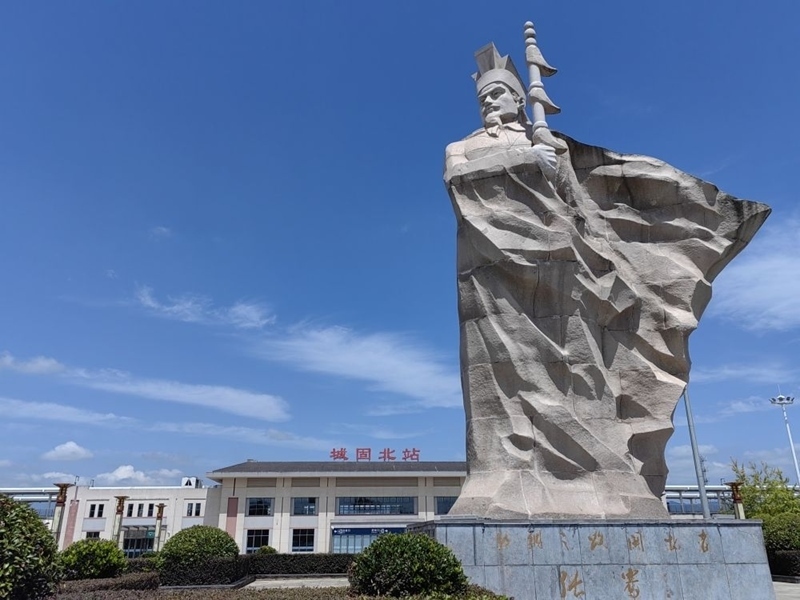 張騫雕塑。新華社記者 孫正好 攝