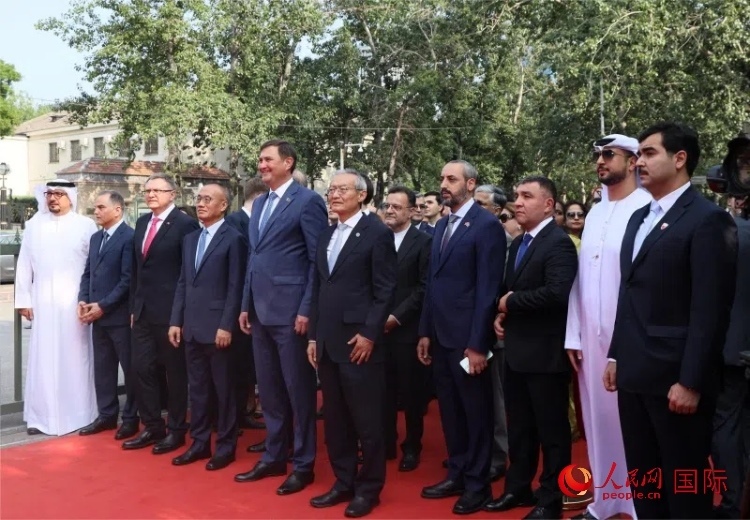 上合組織秘書長及成員國駐華使節(jié)參加活動。人民網(wǎng) 俄布拉依·對山攝