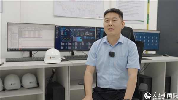 哈薩克斯坦能源投資公司副總經(jīng)理、總工程師張亮在接受人民網(wǎng)記者采訪。 人民網(wǎng)記者 葛泰佚攝