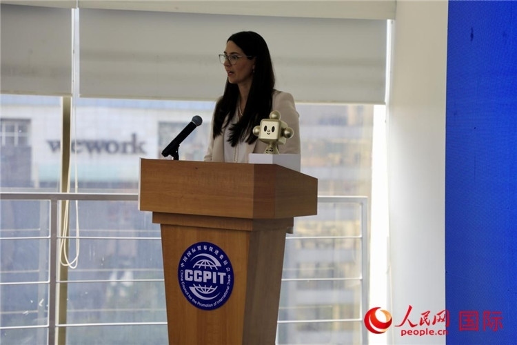 墨西哥外貿(mào)、投資和技術委員會總經(jīng)理蘇珊娜·杜克發(fā)表講話。人民網(wǎng) 埃內(nèi)斯托·多明戈斯攝