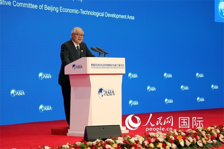 日本厚生勞動(dòng)大臣武見敬三在開幕式上致辭。人民網(wǎng)記者趙益普攝