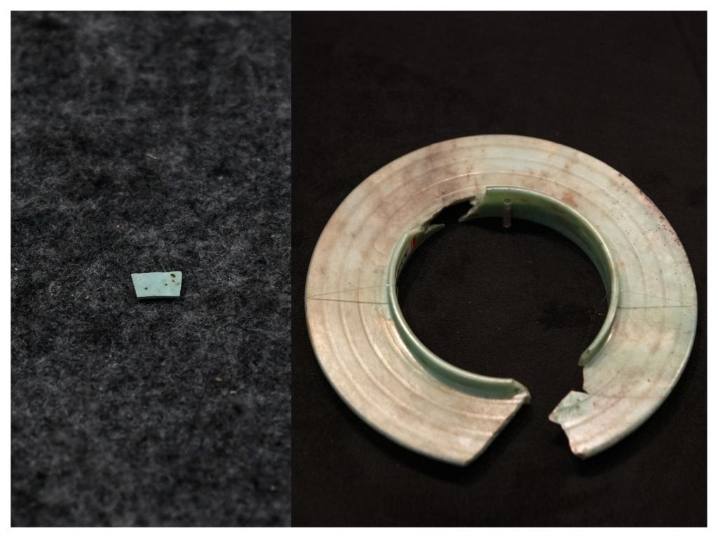 拼版照片：左圖為2024年7月10日拍攝的三星堆遺址出土的綠松石片（新華社記者王曦 攝），右圖為2024年7月21日在三星堆博物館文物保護(hù)與修復(fù)館拍攝的有領(lǐng)玉璧（新華社記者唐文豪 攝）。