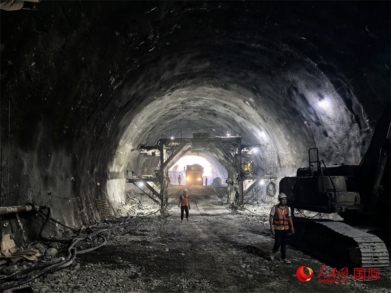 隧道施工現(xiàn)場圖片。人民網(wǎng) 賽義德·邁赫迪攝