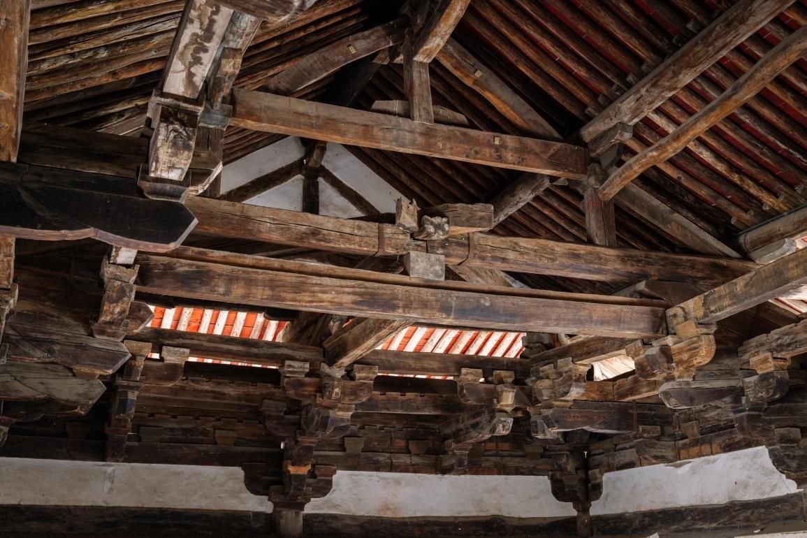 崇明寺特殊的木質(zhì)“斷梁”結(jié)構(gòu)。蘇唐詩(shī)攝