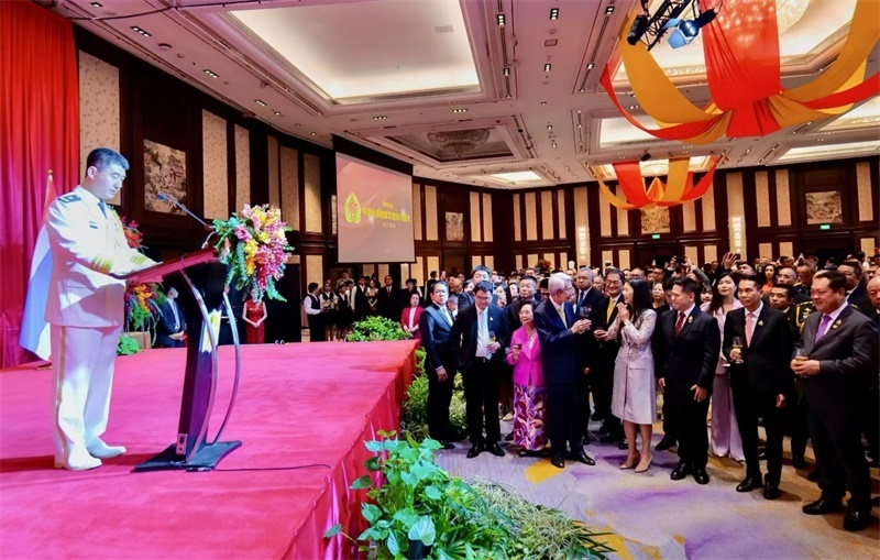 以上圖片均由使館提供，內(nèi)容說(shuō)明：駐泰使館舉行慶祝建軍97周年招待會(huì)現(xiàn)場(chǎng)。