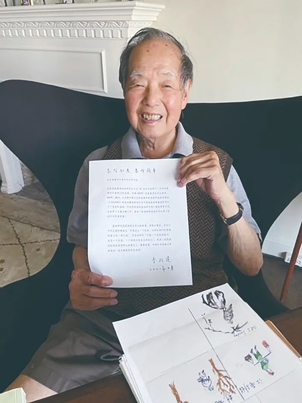 李政道先生曾面對鏡頭展示給中國高能物理事業(yè)的寄語。圖片來源：中國科學報