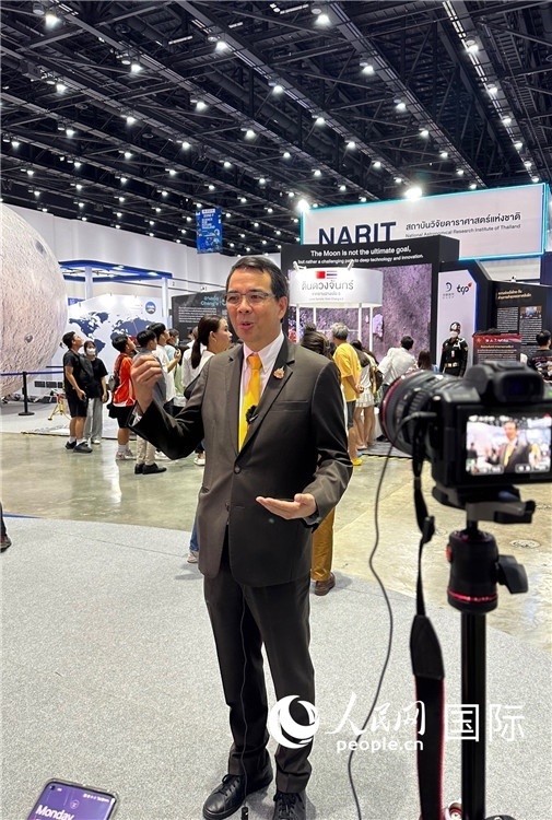 泰國國家天文研究所所長薩蘭接受采訪。人民網(wǎng)記者簡承淵攝