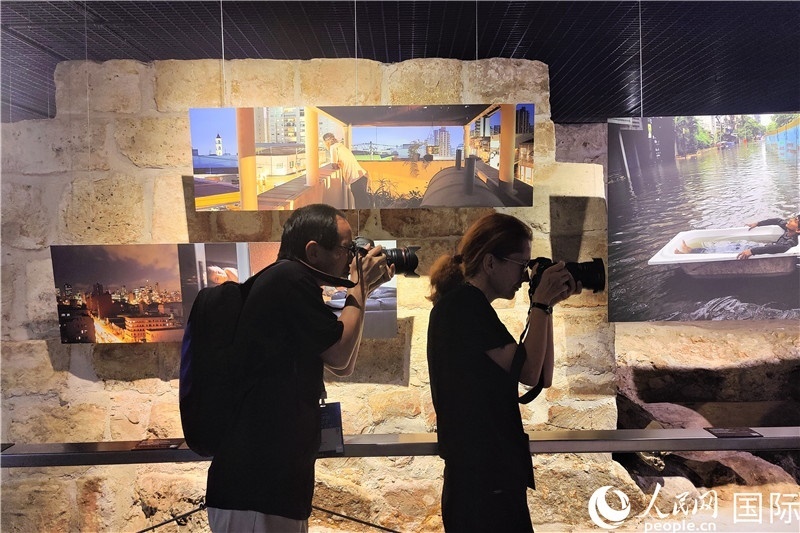 金磚國家城市主題攝影展現(xiàn)場。 人民網(wǎng)記者 于宏建攝