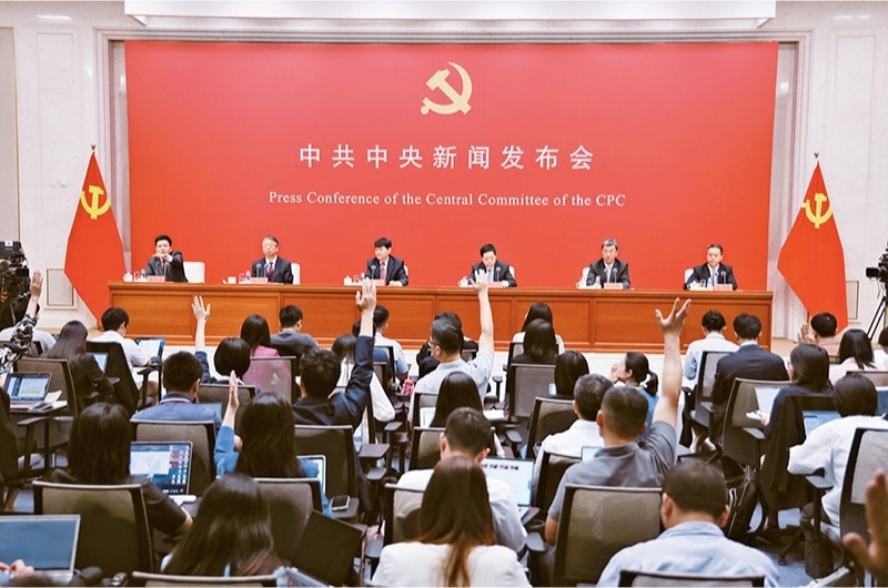 黨的二十屆三中全會是在以中國式現(xiàn)代化全面推進強國建設、民族復興偉業(yè)的關鍵時期召開的一次十分重要的會議。圖為2024年7月19日，中共中央舉行新聞發(fā)布會，介紹和解讀黨的二十屆三中全會精神。 新華社記者 金立旺/攝