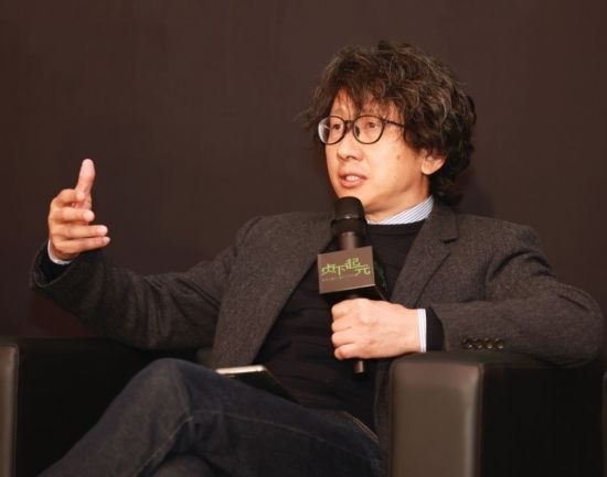 在學術論壇上發(fā)言的朱銳。（受訪者供圖）