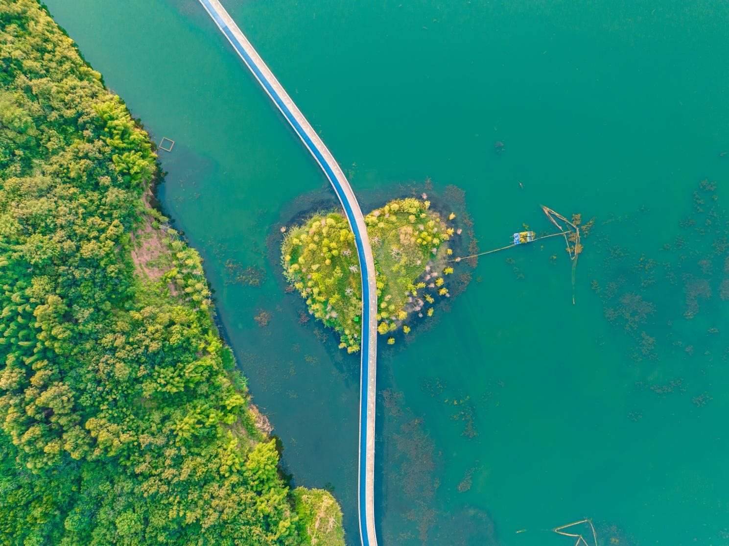 興隆湖棧道。四川天府新區(qū)融媒體中心供圖 攝影：馬驥）