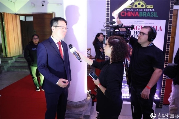 第三屆中國－巴西電影展主辦方巴西康橋博智文化傳媒公司總經(jīng)理陳翔廣在接受媒體采訪時(shí)表示，希望通過中巴電影展這個(gè)平臺(tái)促進(jìn)兩國文化交流，把更多的中國影視作品引進(jìn)巴西。人民網(wǎng)記者 陳一鳴攝