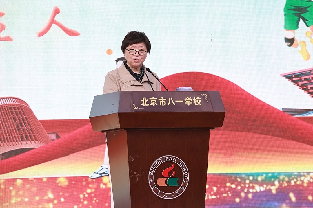 蘇東林院士講授開學(xué)第一課。校方供圖