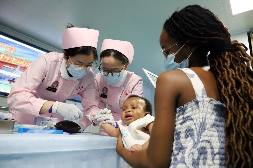 2024年8月12日，中國海軍“和平方舟”號(hào)醫(yī)院船在莫桑比克馬普托開展醫(yī)療服務(wù)。