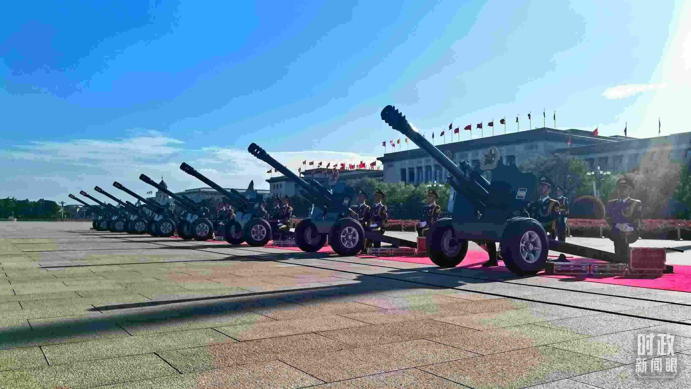 △天安門廣場(chǎng)的禮炮。（總臺(tái)央視記者王子杭拍攝）