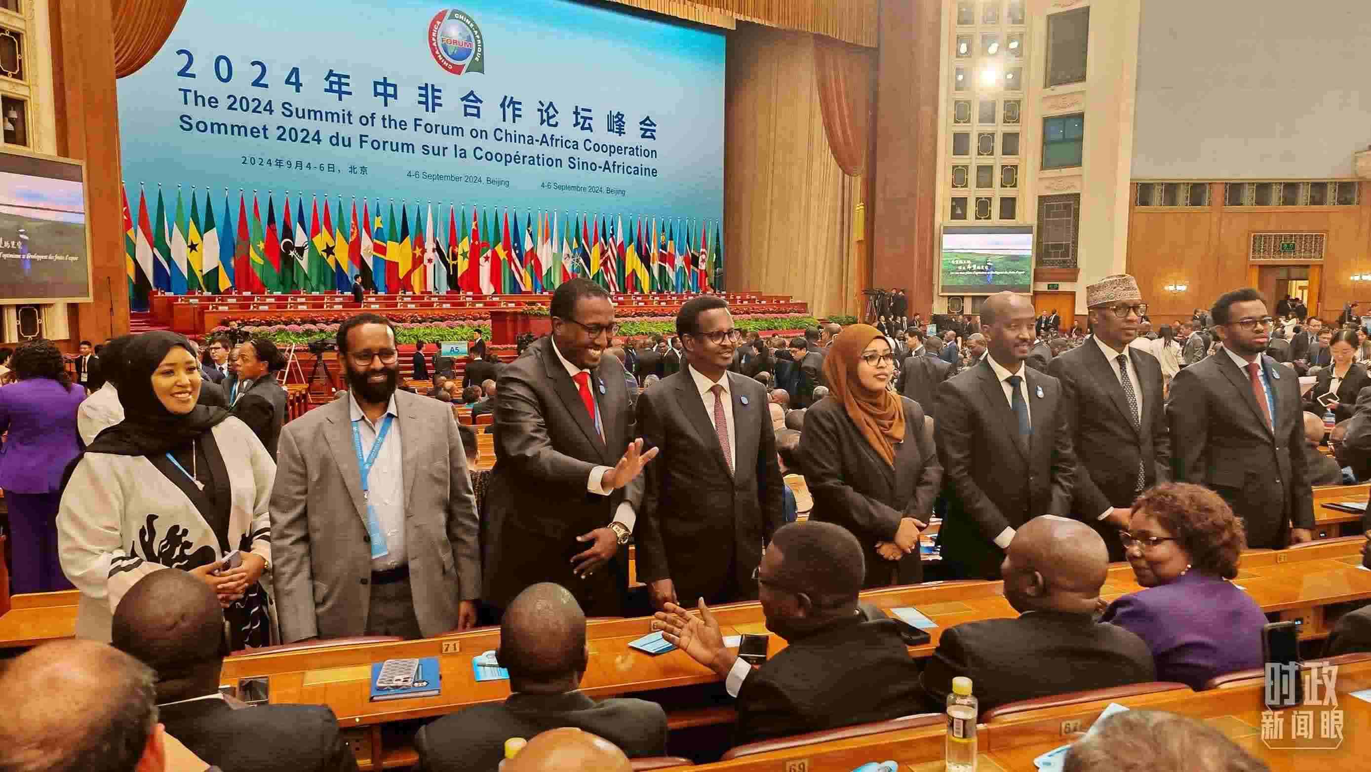  △峰會(huì)搭建溝通的橋梁。（總臺(tái)央視記者鄂介甫、周倜拍攝）