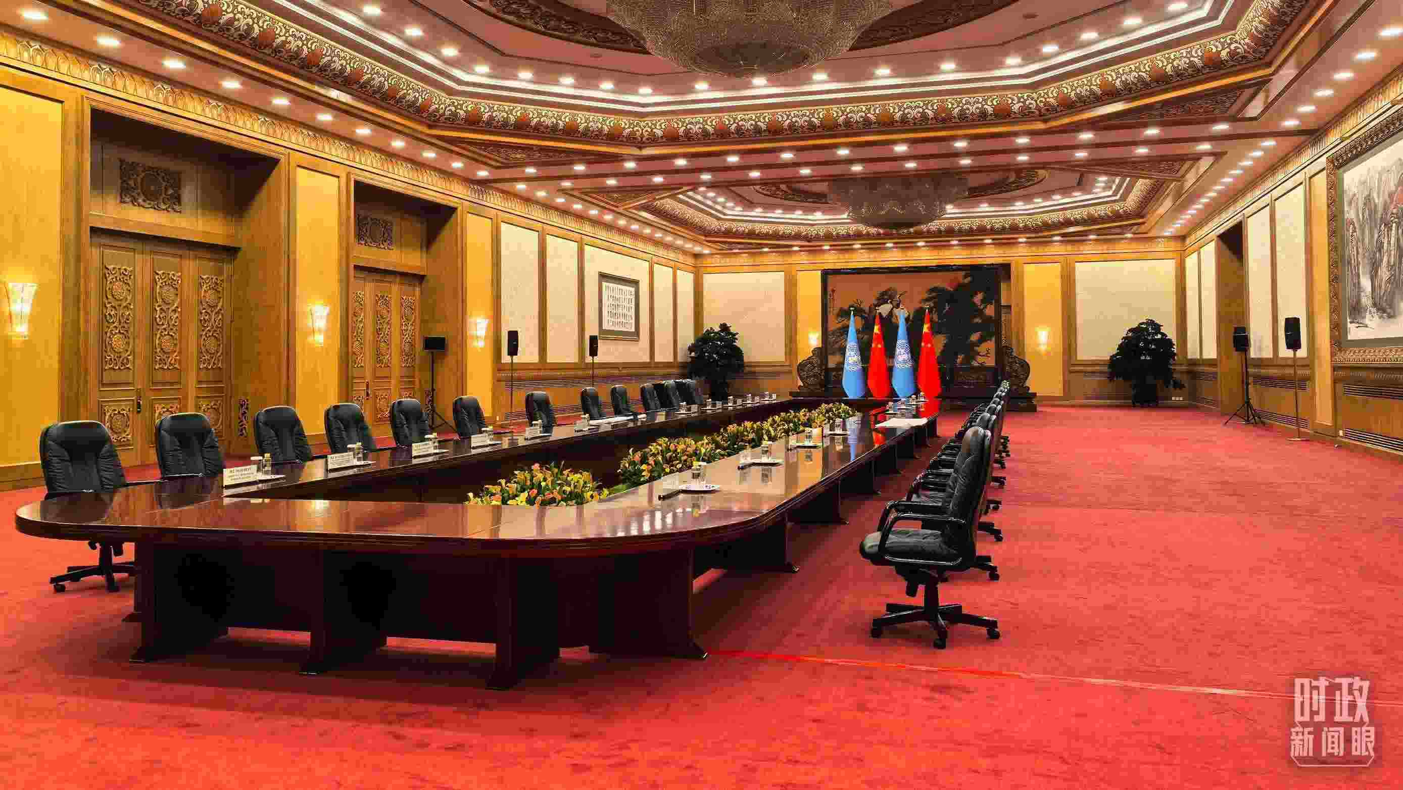  △同聯(lián)合國(guó)秘書長(zhǎng)古特雷斯的會(huì)見會(huì)場(chǎng)，這是開始前的場(chǎng)景。（總臺(tái)央視記者劉瑞琳拍攝）