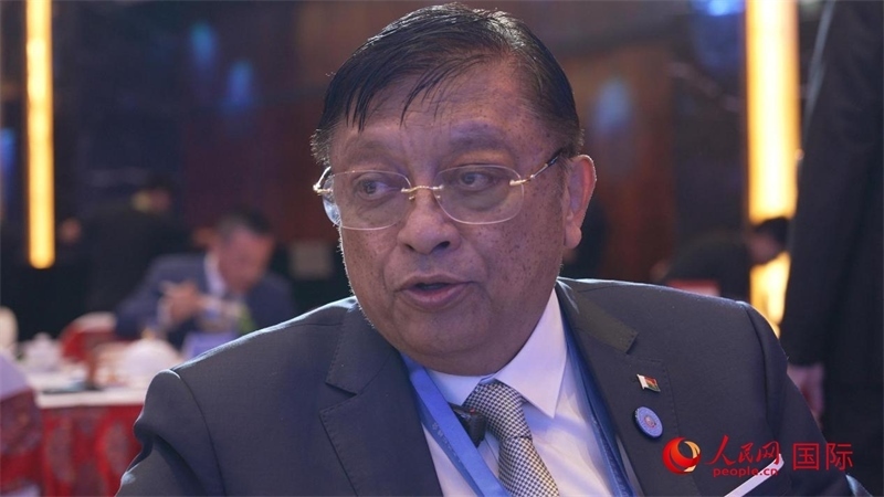 讓·路易·羅班松大使接受人民網(wǎng)專訪。人民網(wǎng) 張若涵攝