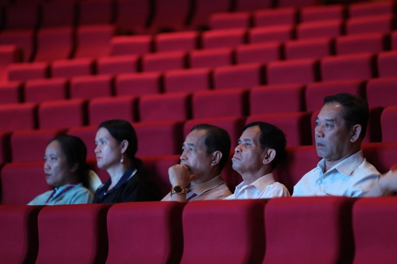 亞洲媒體考察團(tuán)在觀眾席就座。《中國(guó)經(jīng)濟(jì)周刊》記者 肖翊攝