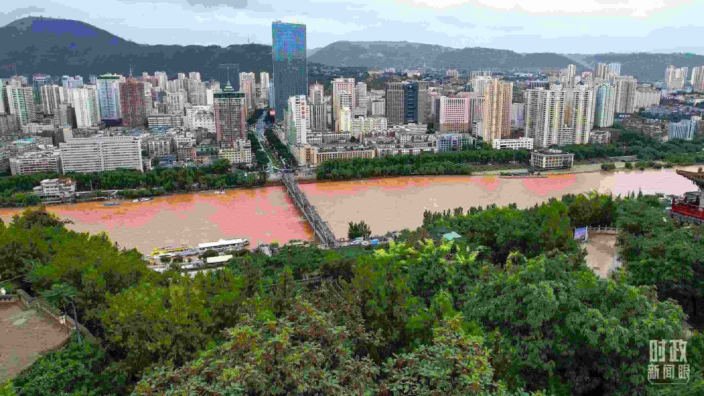 △黃河蘭州中山橋段。（總臺記者馬凌峰拍攝）