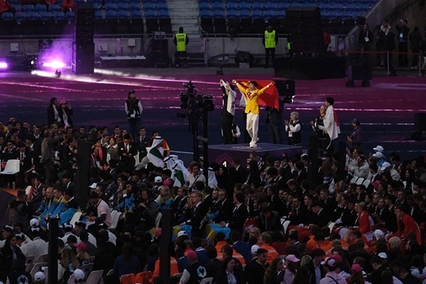 中國選手登上最高領(lǐng)獎(jiǎng)臺(tái)。人民網(wǎng)記者 于超凡攝