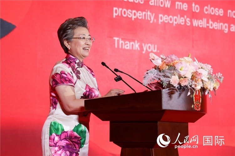 中國駐迪拜總領事歐渤芊致辭。人民網(wǎng)記者任皓宇攝