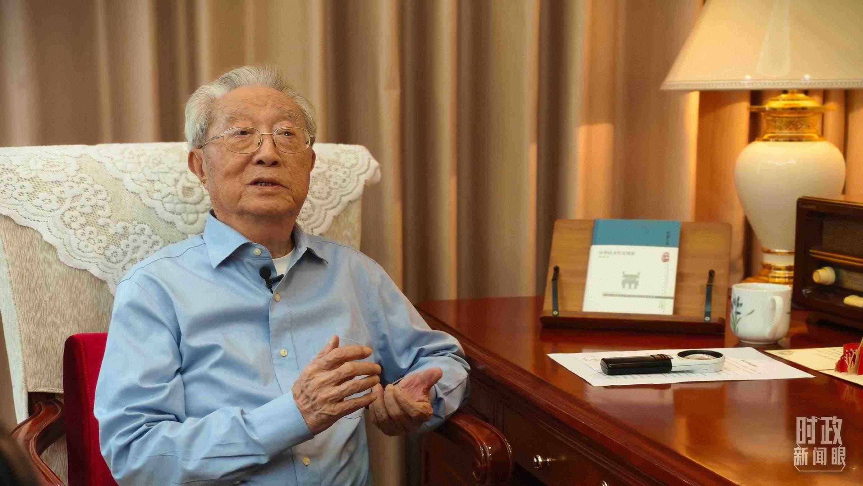 “人民教育家”國(guó)家榮譽(yù)稱(chēng)號(hào)獲得者張晉藩。（總臺(tái)央視記者李立拍攝）