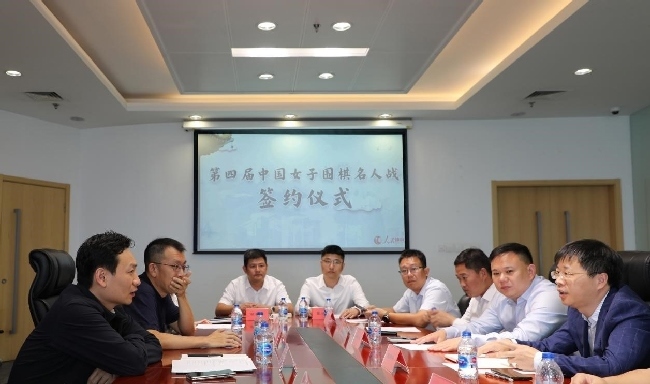 雙方進(jìn)行合作交流。彭奇 攝