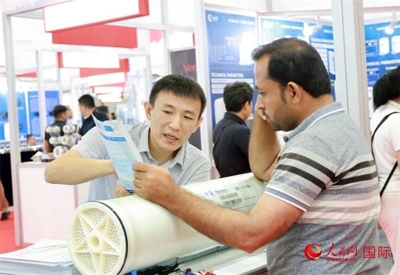 中企產(chǎn)品介紹。人民網(wǎng)記者管克江攝