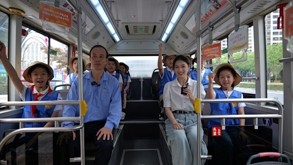 江蘇省太倉市總工會舉行“坐上勞?！畬＞€’跟著榜樣看太倉”直播活動。江蘇省總工會供圖