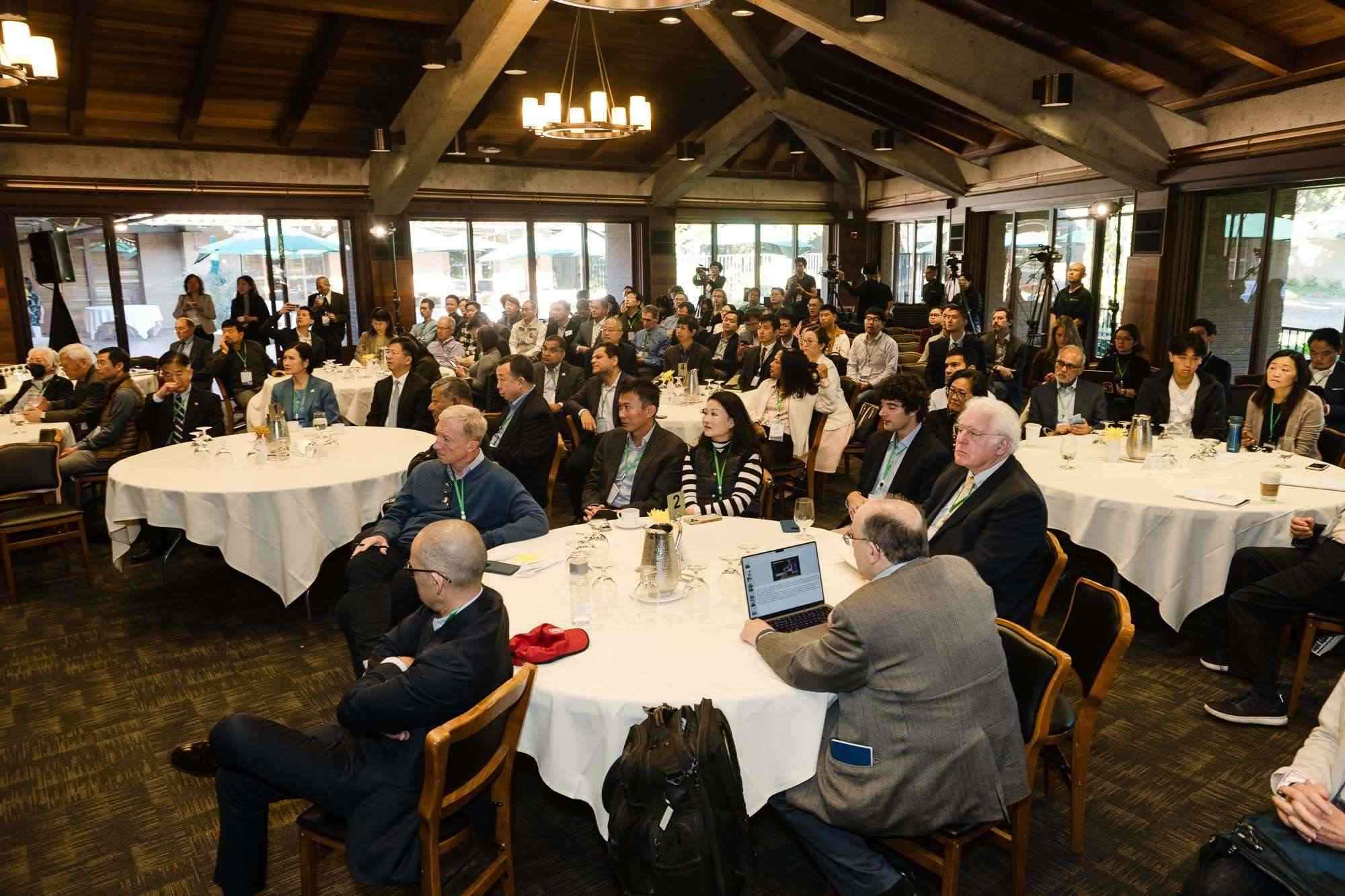 峰會(huì)現(xiàn)場(chǎng)。馮超攝