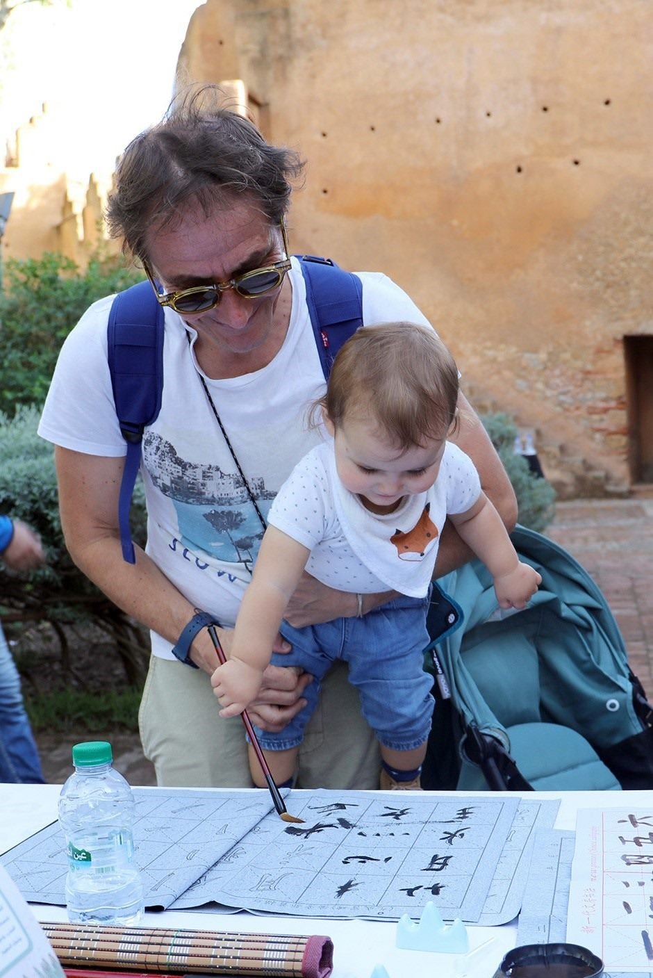 小小書法家。拉巴特中國文化中心供圖