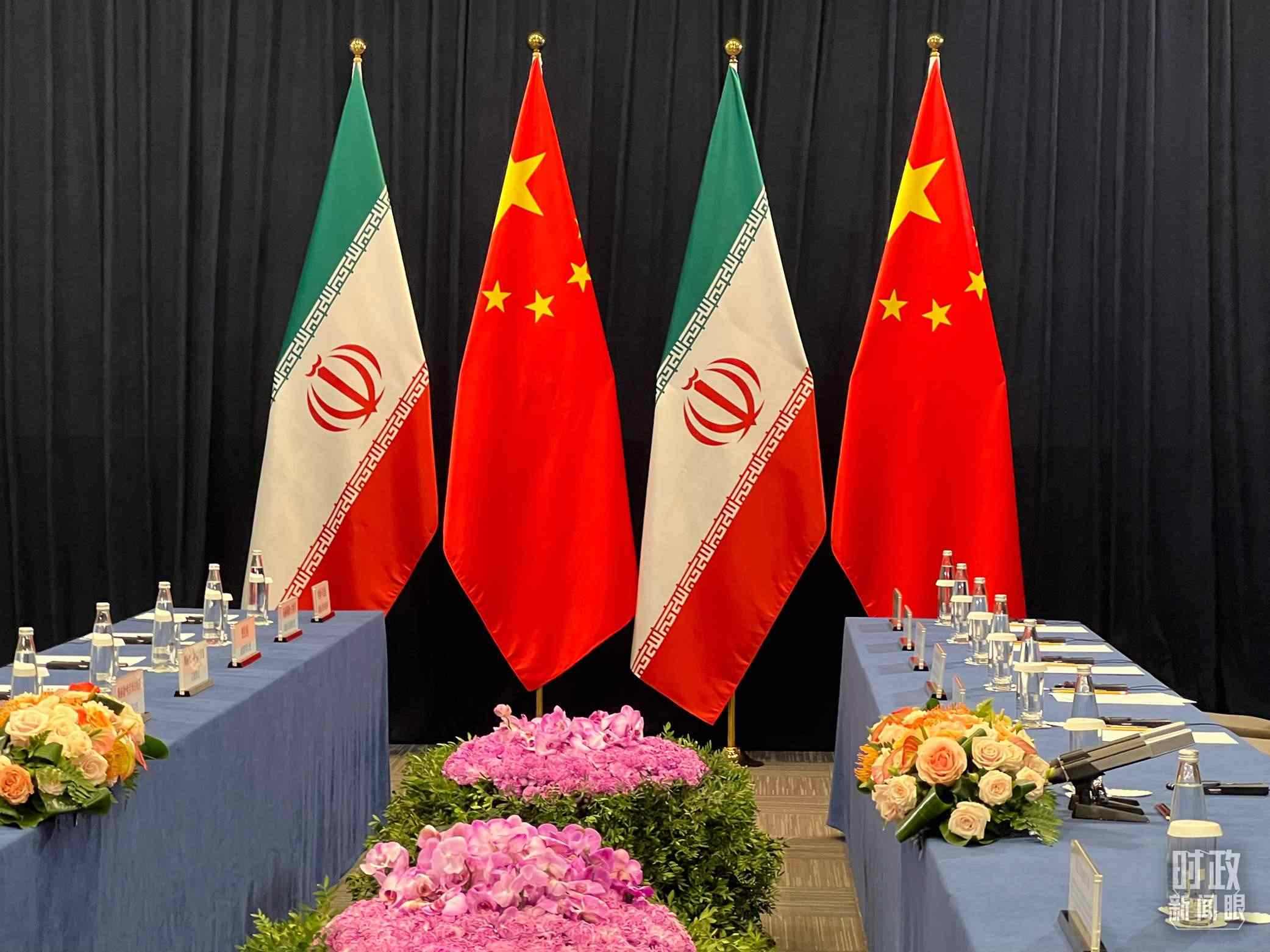 △ 中伊領(lǐng)導(dǎo)人會(huì)見開始前的現(xiàn)場(chǎng)。（總臺(tái)央視記者楊新禹拍攝）