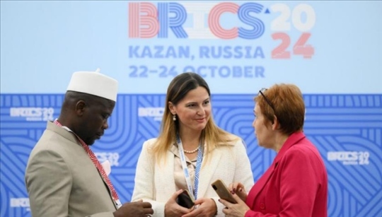 金磚國家領(lǐng)導(dǎo)人第十六次會晤期間，新聞記者在國際新聞中心工作