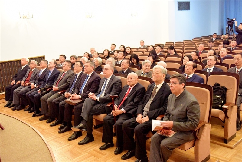 5.中俄資深外交官、學(xué)者、新聞媒體代表等70余人出席活動(dòng)。 主辦方供圖