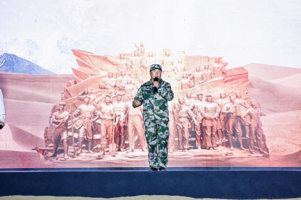 馬軍武在“何以中國·五星出東方”網(wǎng)絡(luò)主題宣傳活動現(xiàn)場演講。人民視頻供圖