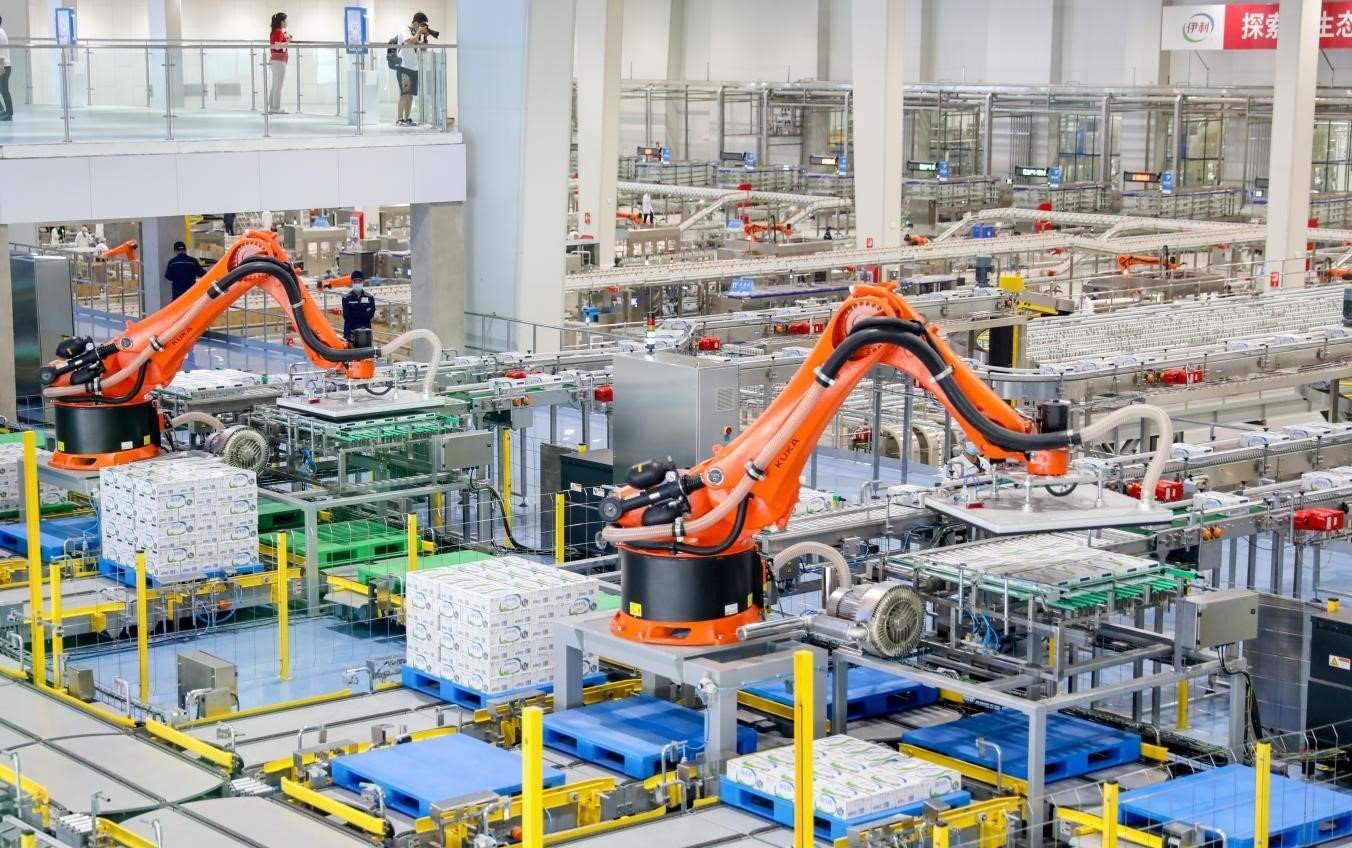 伊利數(shù)智化布局領(lǐng)跑行業(yè)。（受訪者供圖）