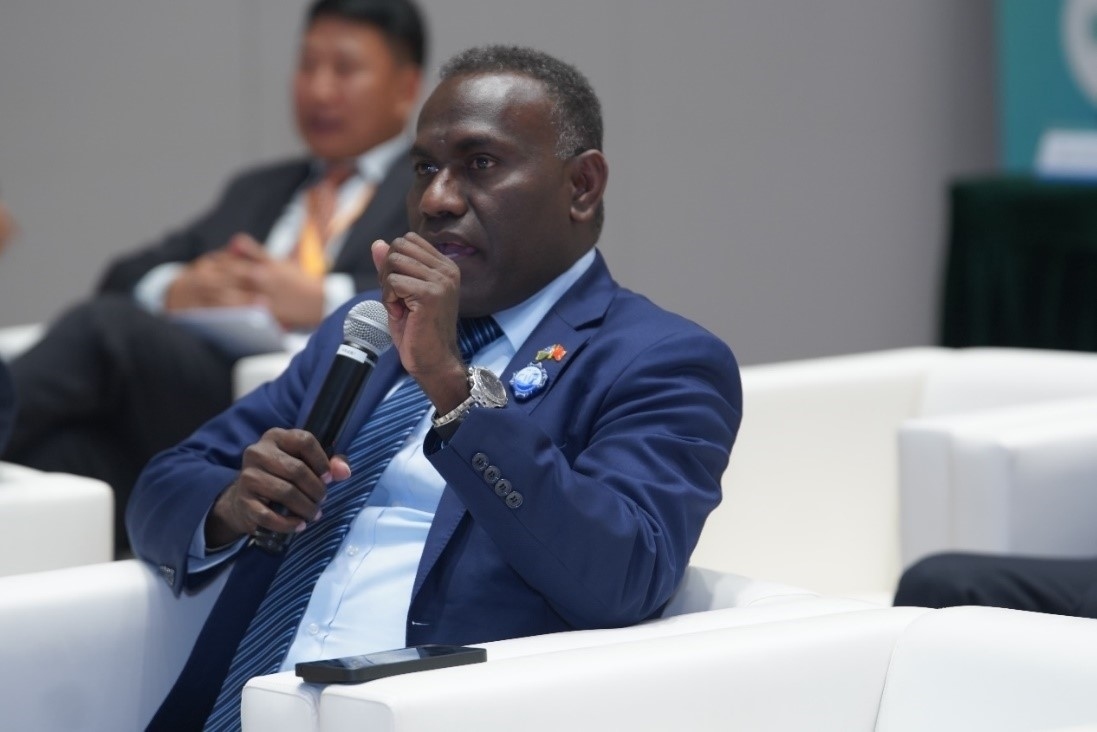 所羅門(mén)群島駐華大使巴雷特·薩拉托講話(huà)（主辦方供圖）