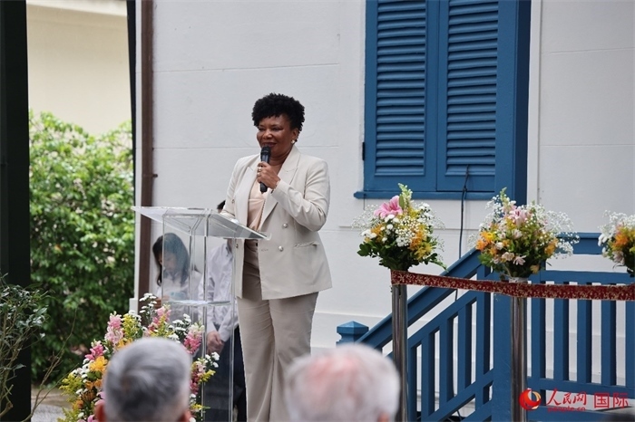 巴西文化部部長梅內塞斯在開園儀式上發(fā)表致辭。人民網記者 張志文攝