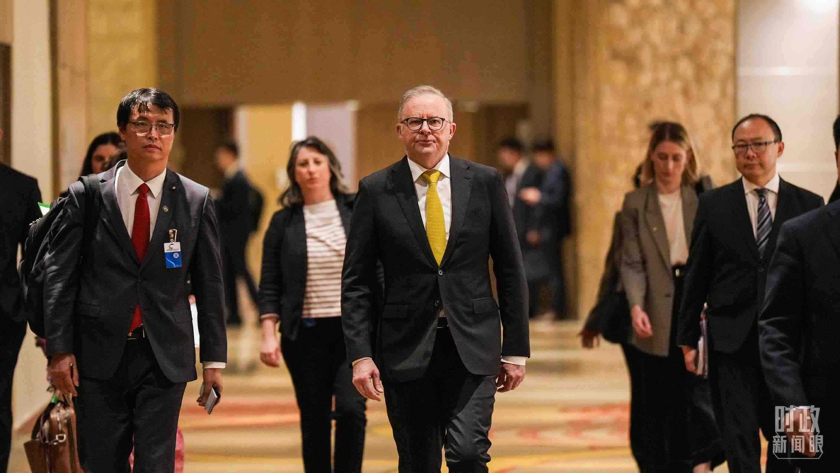 △澳大利亞總理阿爾巴尼斯抵達(dá)會(huì)見(jiàn)現(xiàn)場(chǎng)。（總臺(tái)記者李晉拍攝）