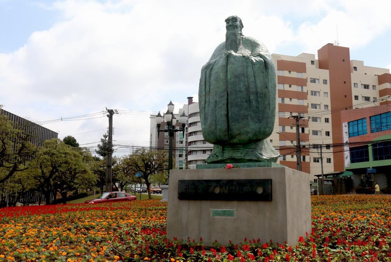 2017年，吳為山雕塑《孔子》立于巴西庫里蒂巴市，該廣場被永久命名為“中國廣場”。中國美術(shù)館供圖