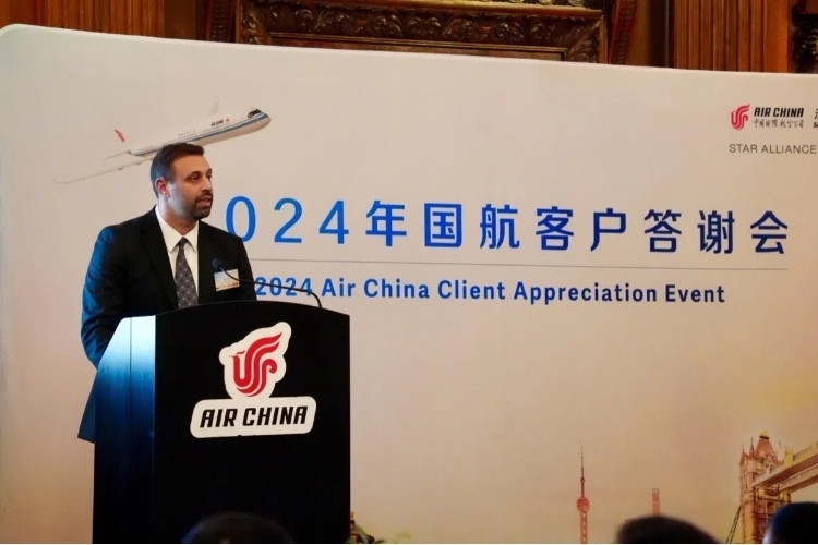 英國(guó)48家集團(tuán)俱樂部主席杰克·佩里發(fā)表致辭。吳若鳴攝