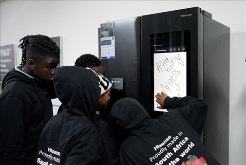 海信智能冰箱吸引南非人。海信南非公司供圖