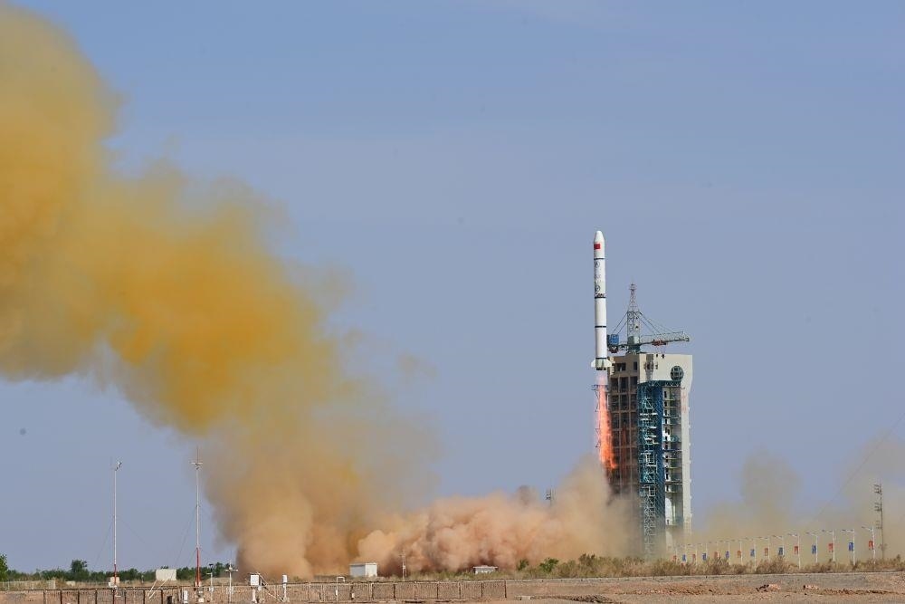 △2023年5月21日16時(shí)，我國(guó)在酒泉衛(wèi)星發(fā)射中心采用長(zhǎng)征二號(hào)丙運(yùn)載火箭，成功發(fā)射首顆內(nèi)地與澳門合作研制的空間科學(xué)衛(wèi)星“澳門科學(xué)一號(hào)”。