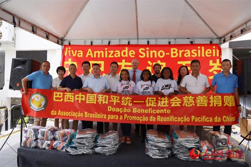 捐贈(zèng)活動(dòng)現(xiàn)場。人民網(wǎng)記者 陳海琪攝