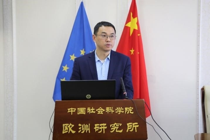 社會(huì)科學(xué)文獻(xiàn)出版社副總編輯童根興作開幕式致辭。吳迪攝