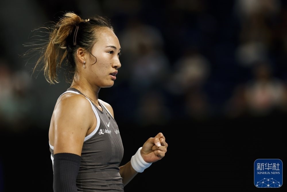 ↑鄭欽文在比賽中慶祝得分。新華社記者 馬平 攝